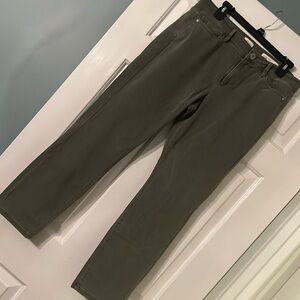 Comfy slim ankle jeans